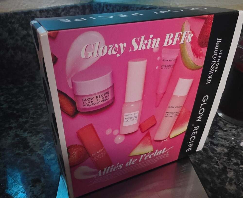 Glow Recipe Sephora Beauty Insider Glowy Skin BFFs 5-Piece Skincare Set